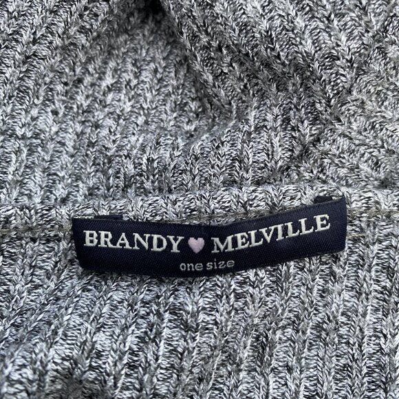 Brandyville Grey Spaghetti Strap Crop Tank | One Size - Picture 8 of 9